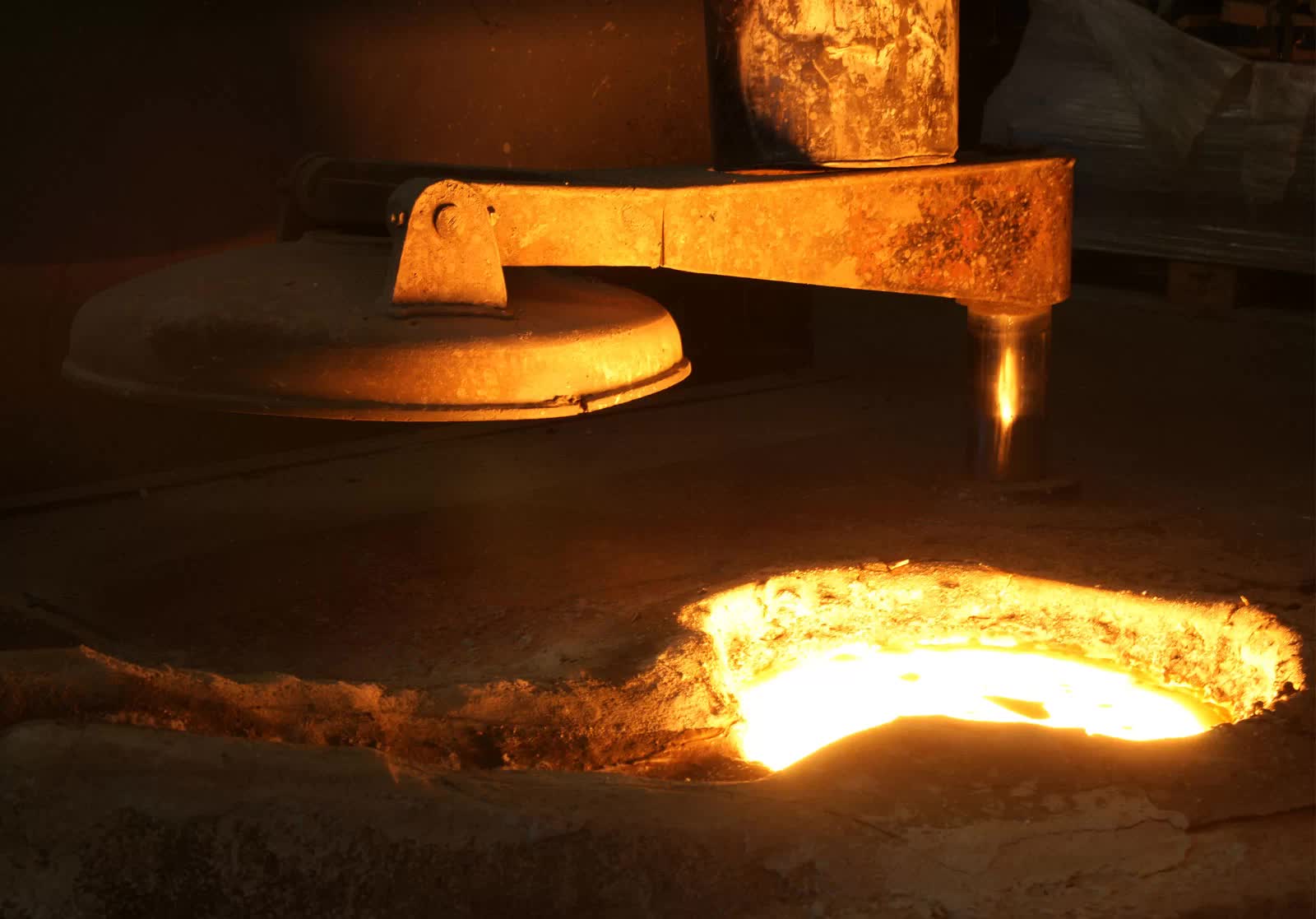 steel furnace for heat treatment steel