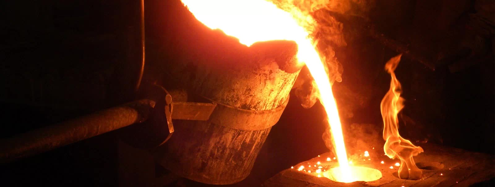 steel casting in mould